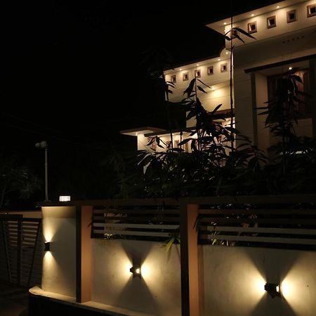 Appartamento Skylounge Residency Thiruvananthapuram Esterno foto