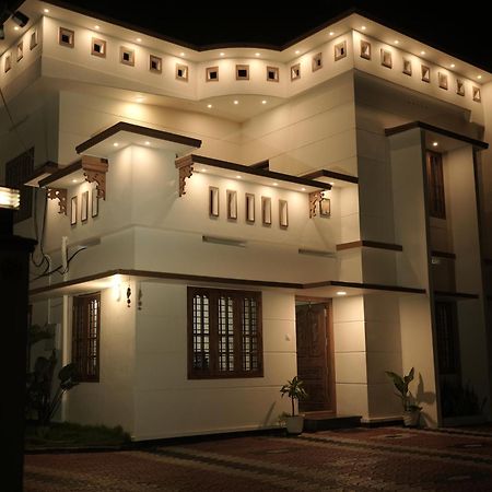 Appartamento Skylounge Residency Thiruvananthapuram Esterno foto