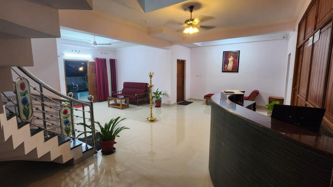 Appartamento Skylounge Residency Thiruvananthapuram Esterno foto