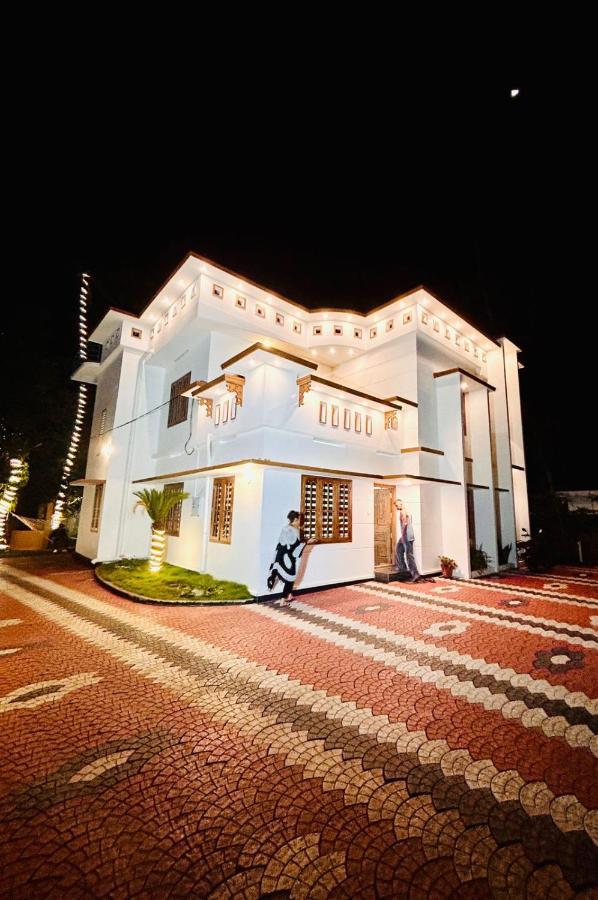 Appartamento Skylounge Residency Thiruvananthapuram Esterno foto
