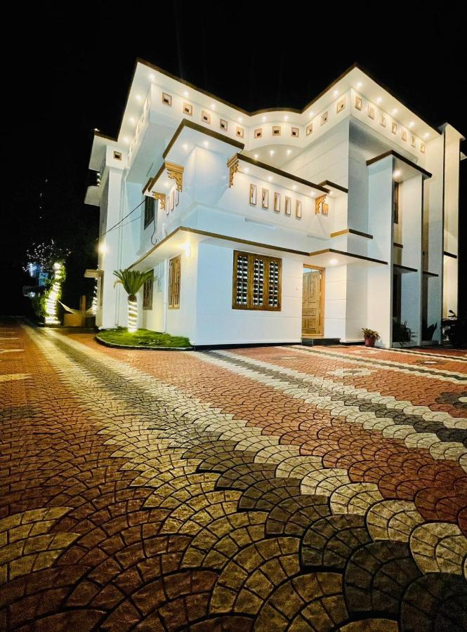 Appartamento Skylounge Residency Thiruvananthapuram Esterno foto
