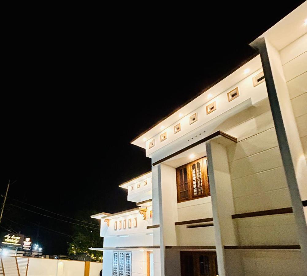 Appartamento Skylounge Residency Thiruvananthapuram Esterno foto