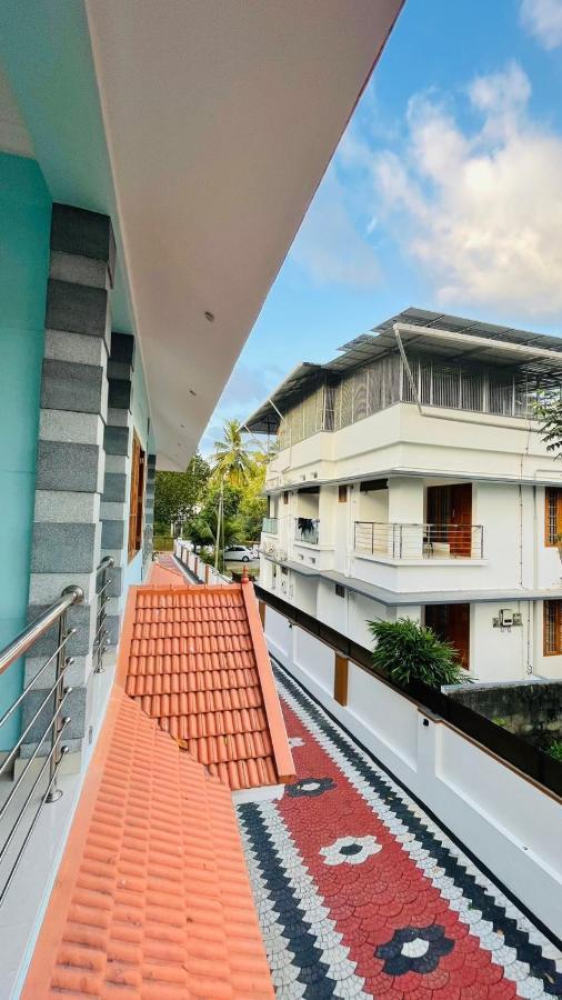 Appartamento Skylounge Residency Thiruvananthapuram Esterno foto