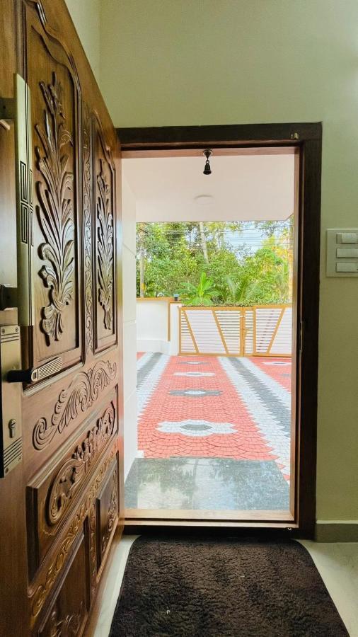 Appartamento Skylounge Residency Thiruvananthapuram Esterno foto