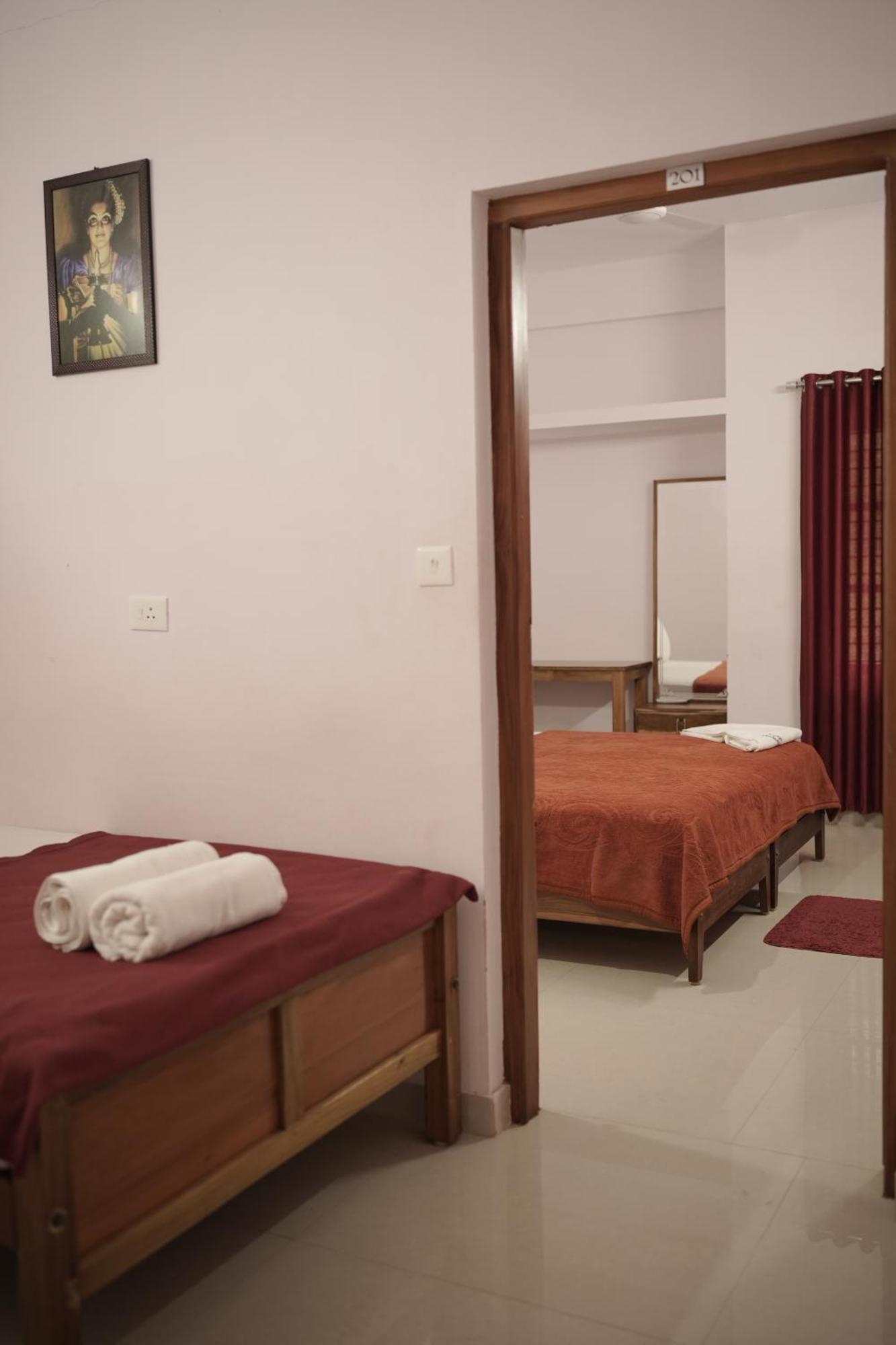 Appartamento Skylounge Residency Thiruvananthapuram Esterno foto