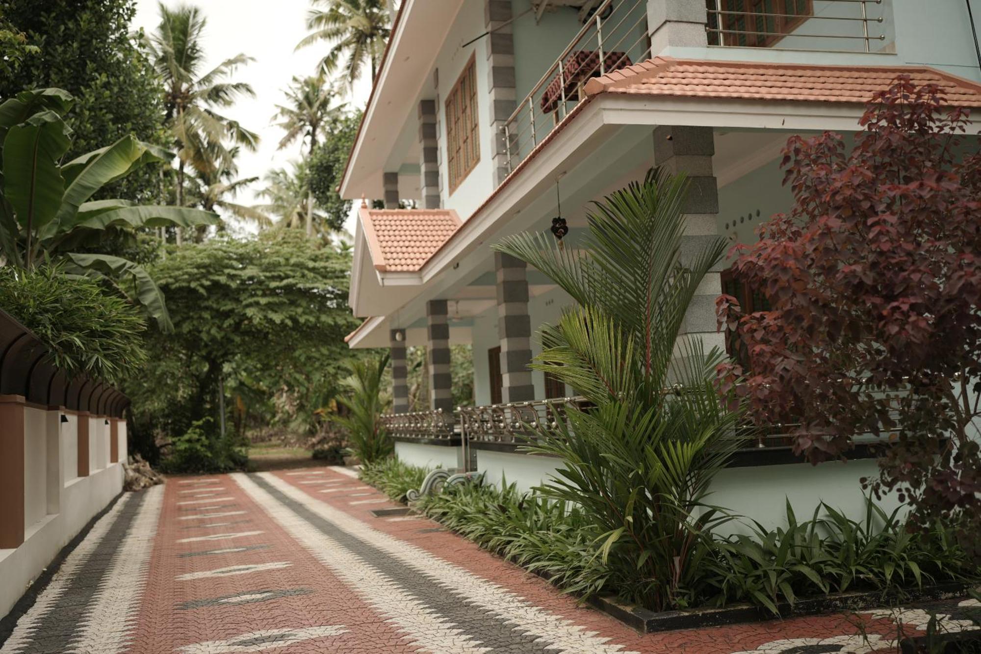 Appartamento Skylounge Residency Thiruvananthapuram Esterno foto