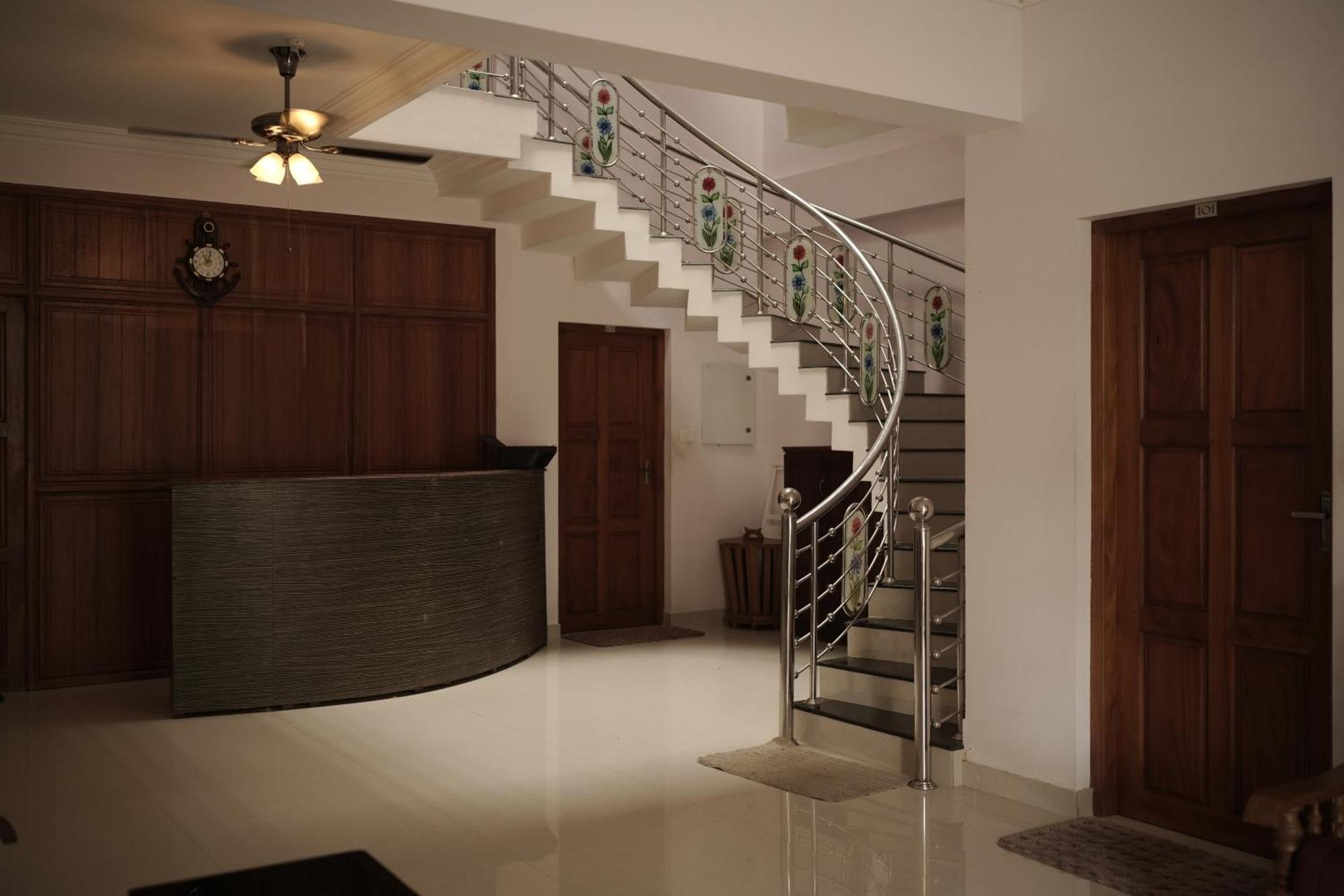 Appartamento Skylounge Residency Thiruvananthapuram Esterno foto