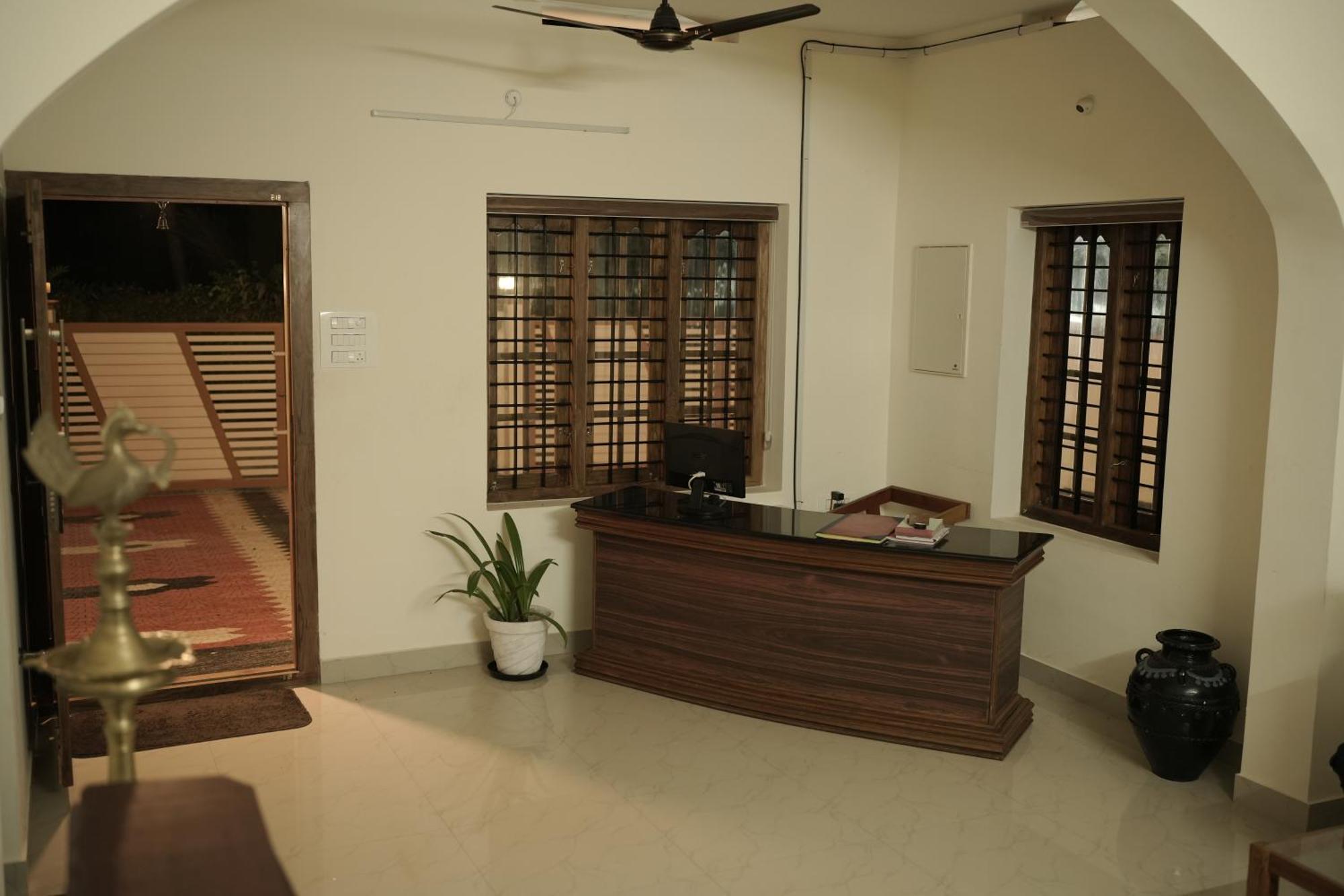 Appartamento Skylounge Residency Thiruvananthapuram Esterno foto